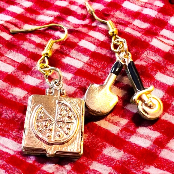 Quirky Gold toned Pizza Box and Paddle Earrings - Picture 1 of 16